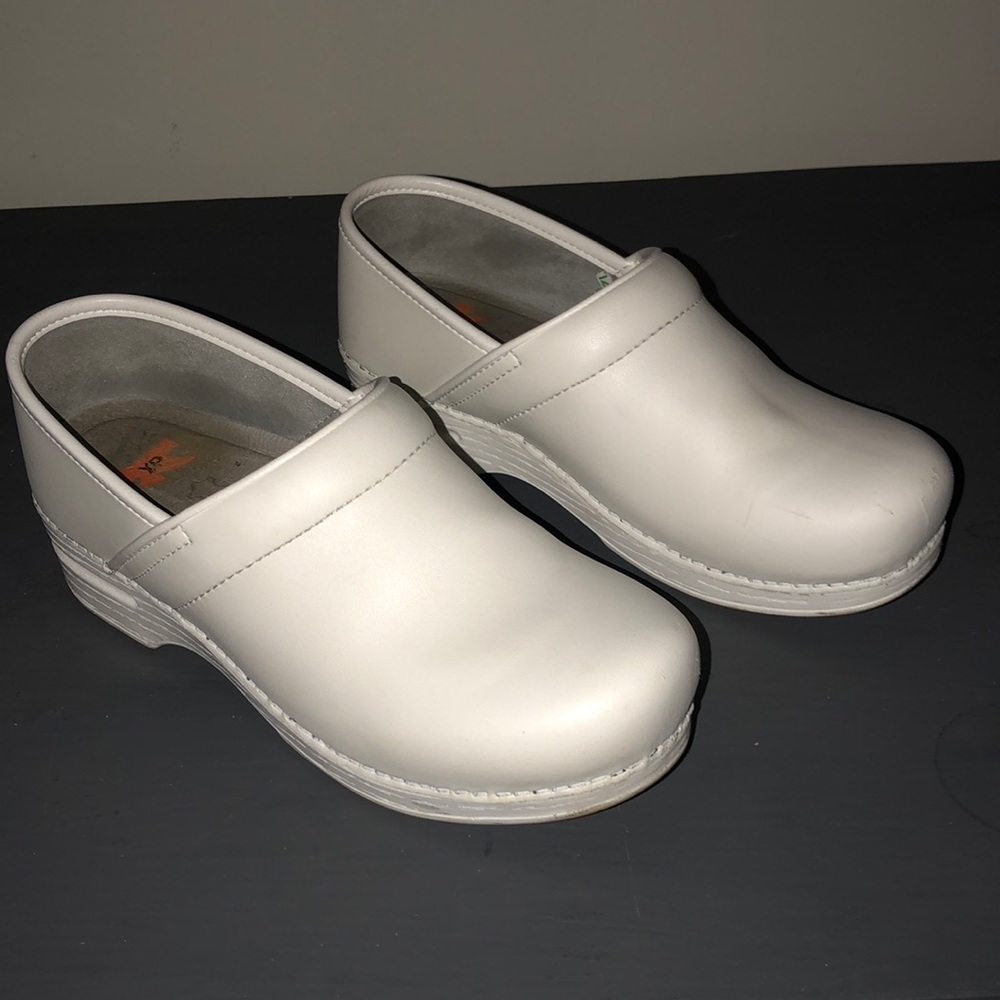 Dansko Women’s XP Professional Clogs